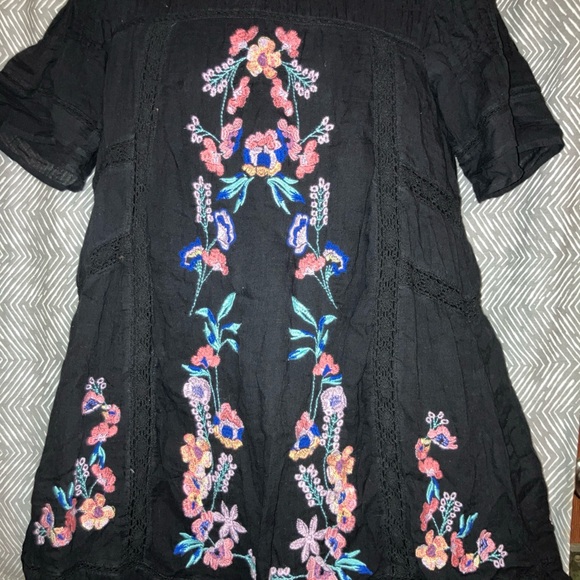 Free People Dresses & Skirts - Free People Perfectly Victorian Embroidered Shift Dress